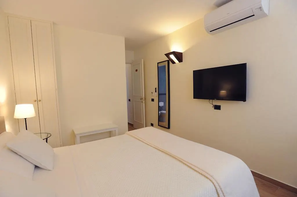 Negramaro Suite B&B Lecce 3*,
