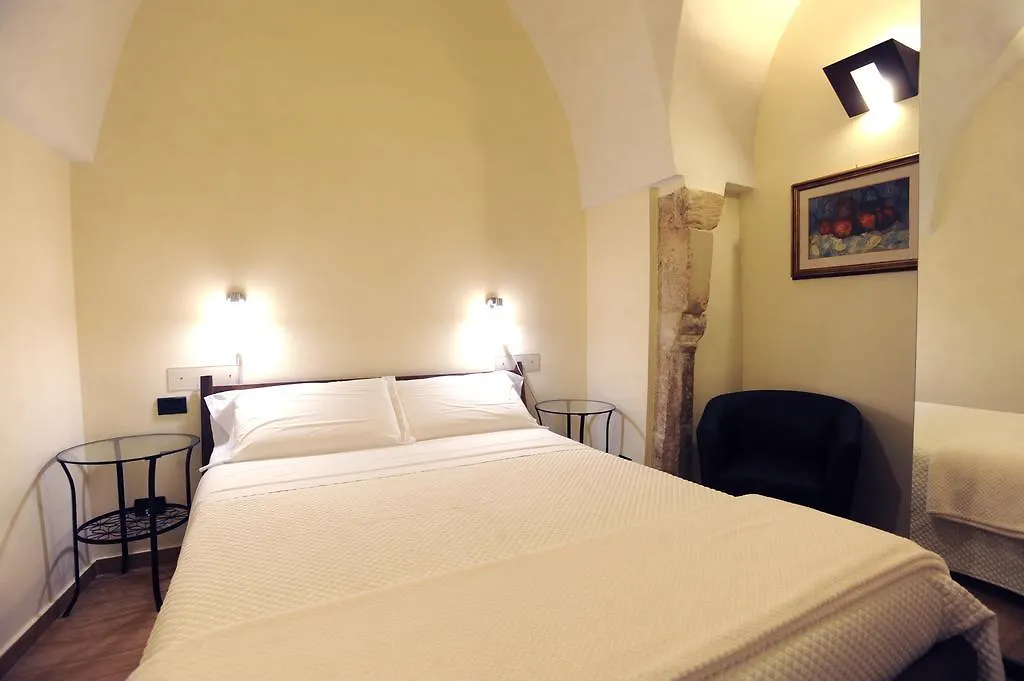 Negramaro Suite B&B Lecce 3*,